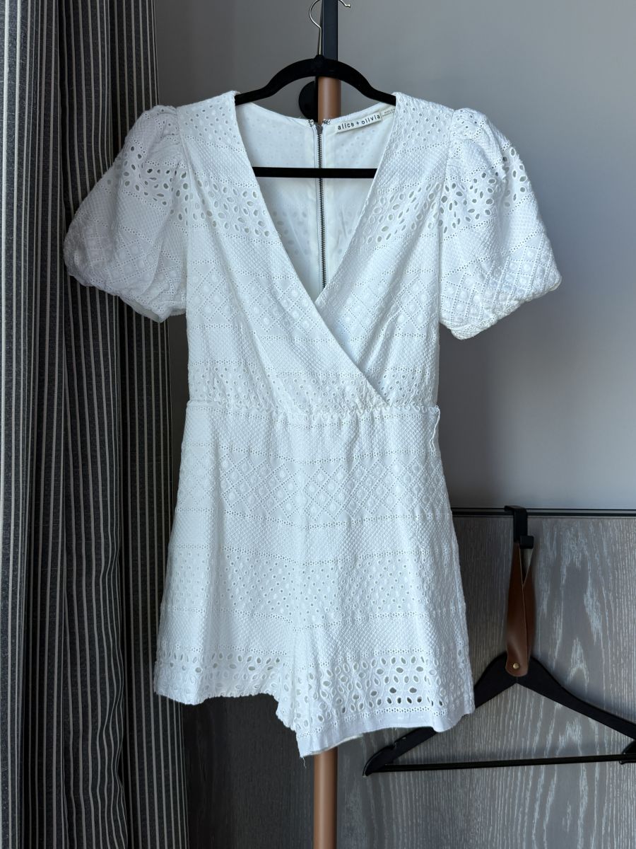 Alice + Olivia Size 0 White Eyelet Wrap Romper
