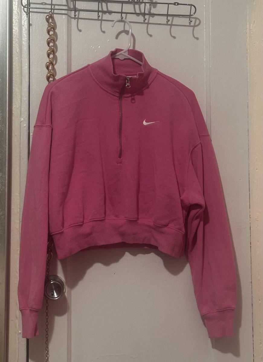 Light pink Nike athletic sweatshirt 
